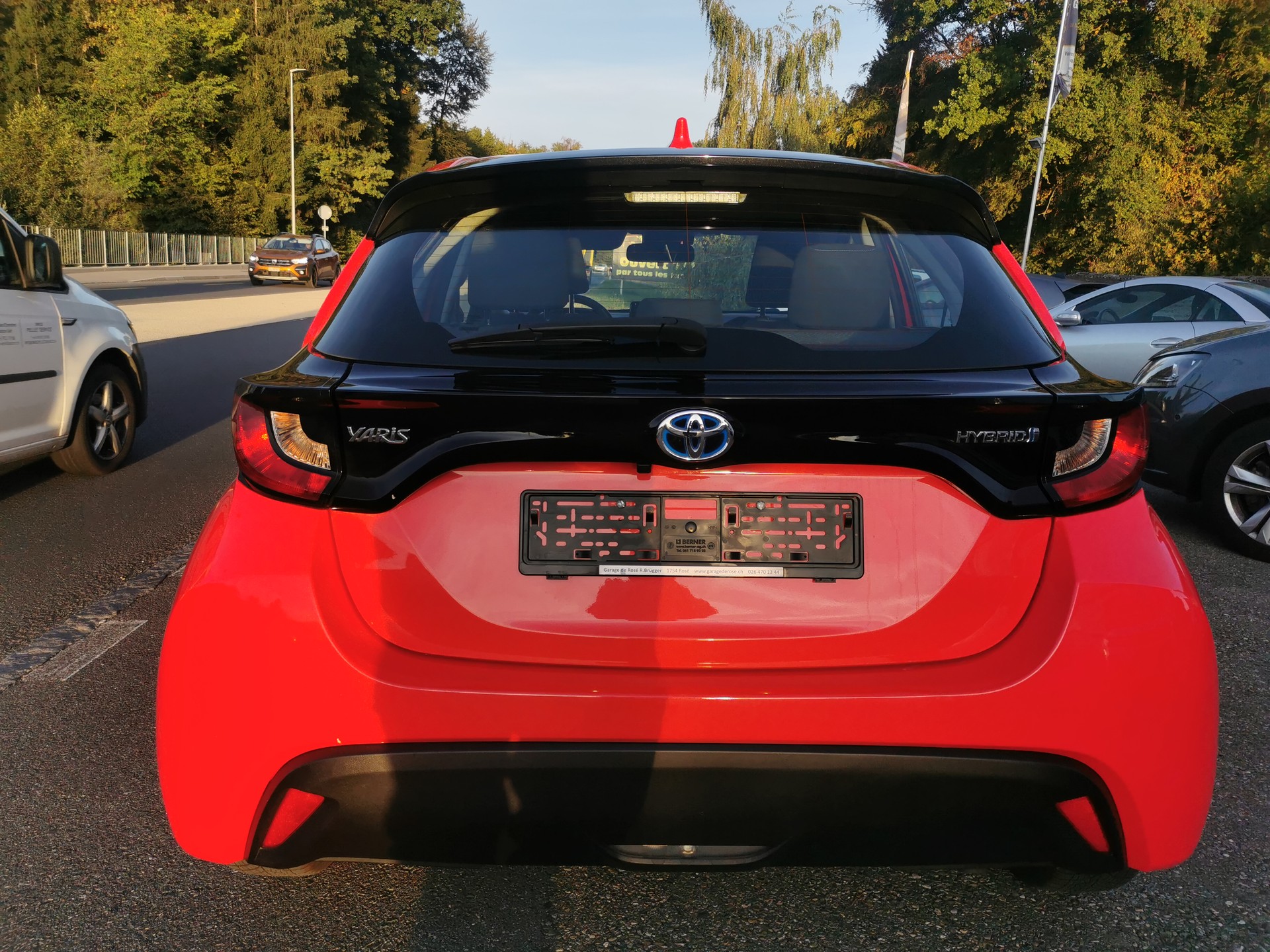 TOYOTA Yaris 1.5 Comfort e-CVT-image-7
