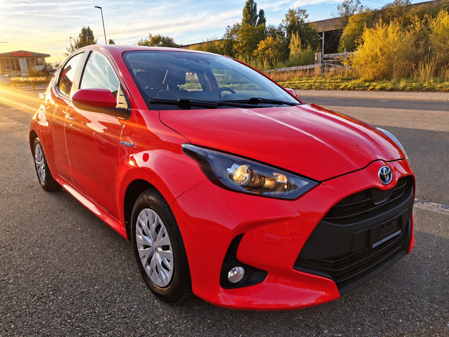 TOYOTA Yaris 1.5 Comfort e-CVT-image-3