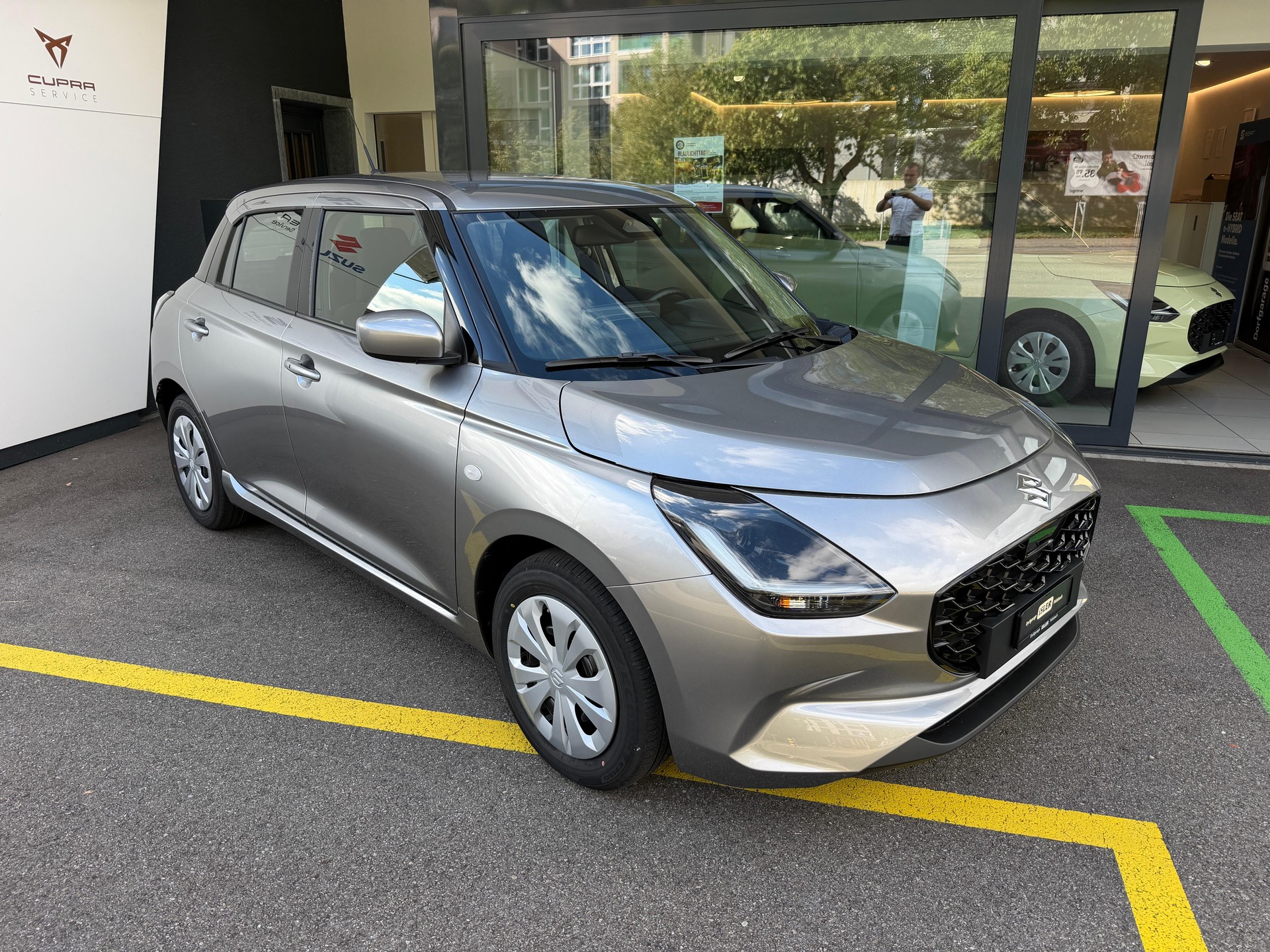 SUZUKI Swift 1.2 Unico Hybrid-image-0