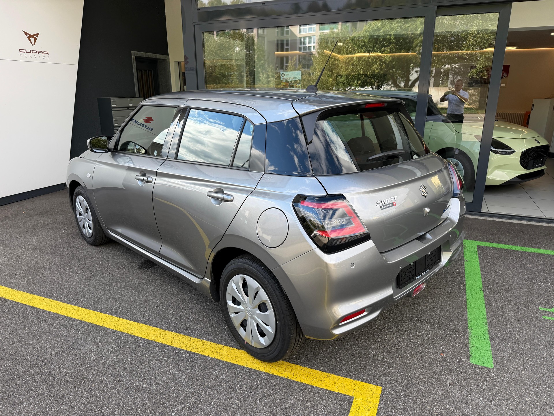 SUZUKI Swift 1.2 Unico Hybrid-image-3