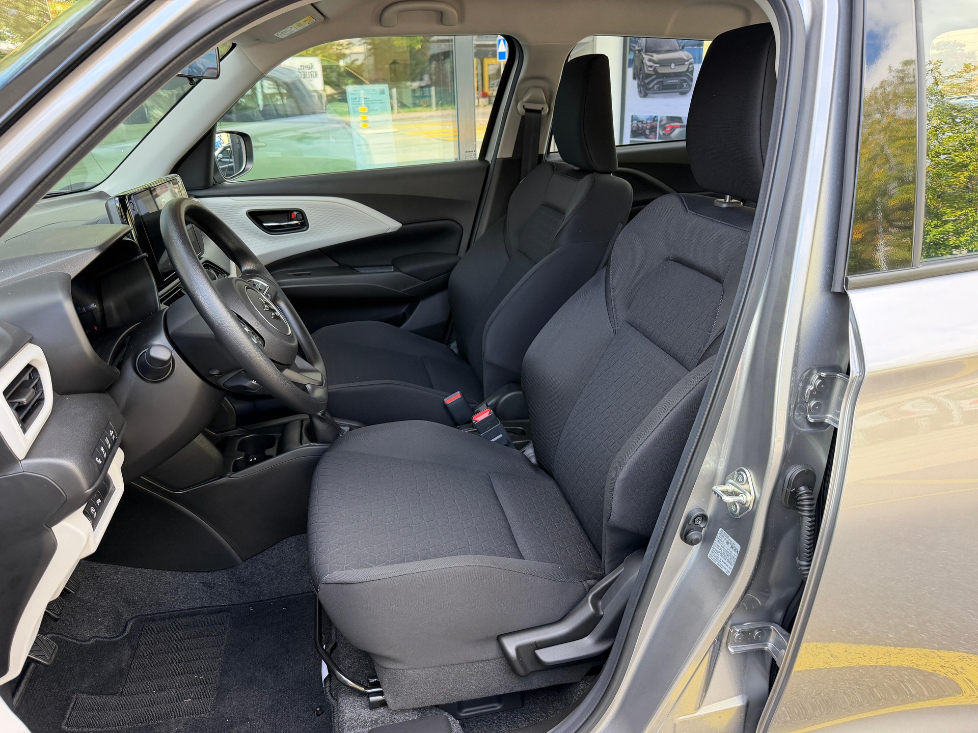SUZUKI Swift 1.2 Unico Hybrid-image-8