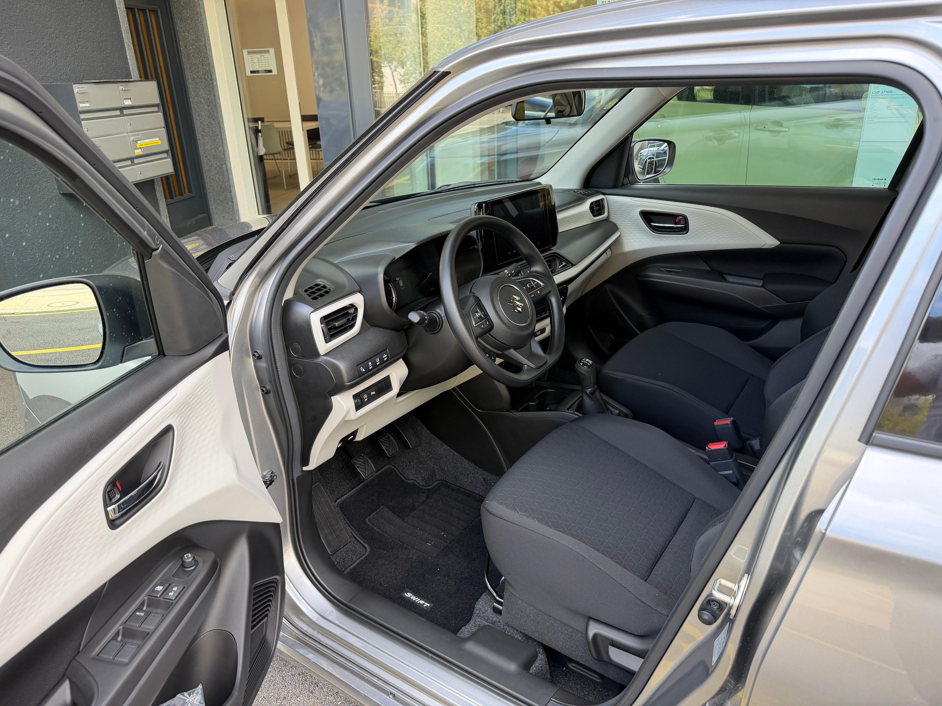 SUZUKI Swift 1.2 Unico Hybrid-image-9