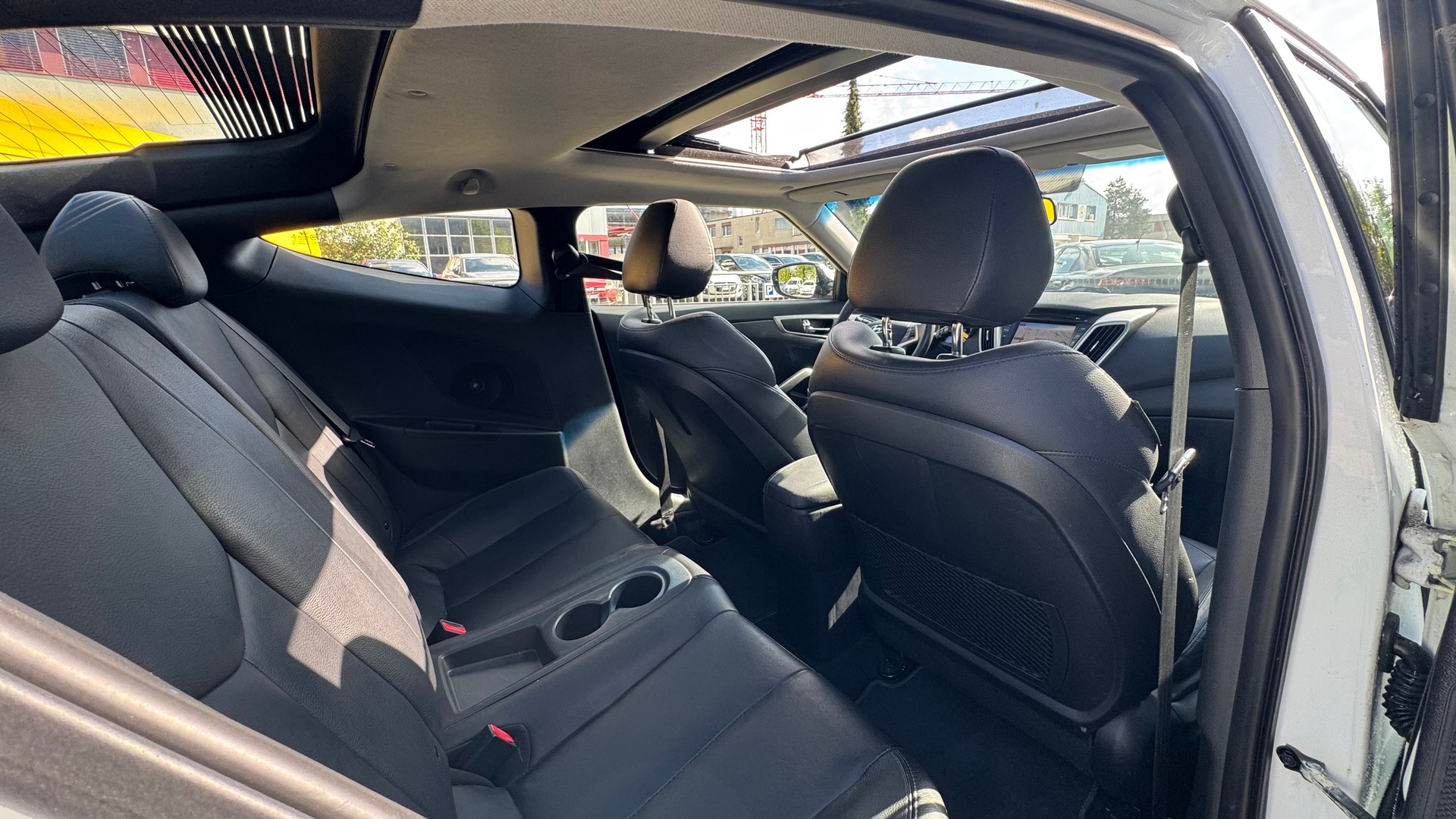 HYUNDAI Veloster 1.6 GDI-image-9