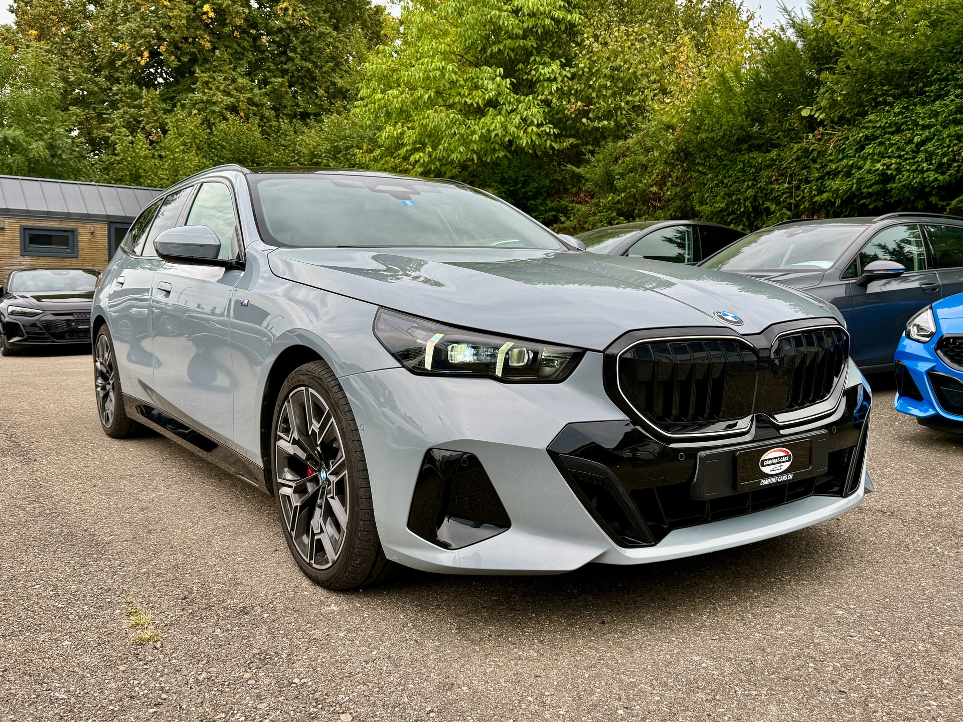 BMW 520d xDrive 48V Touring M Sport Pro Steptronic Brooklyn Grau Metallic*Panoramaglassdach-image-8