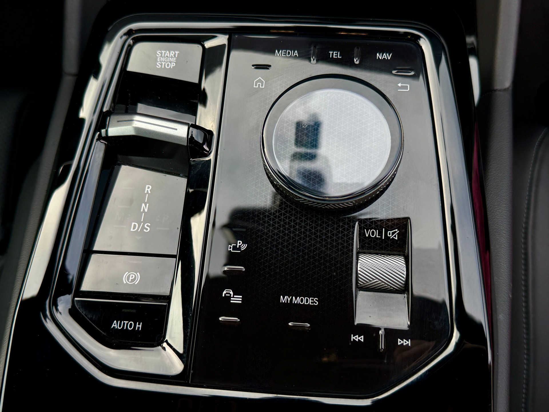 BMW 520d xDrive 48V Touring M Sport Pro Steptronic Brooklyn Grau Metallic*Panoramaglassdach-image-17