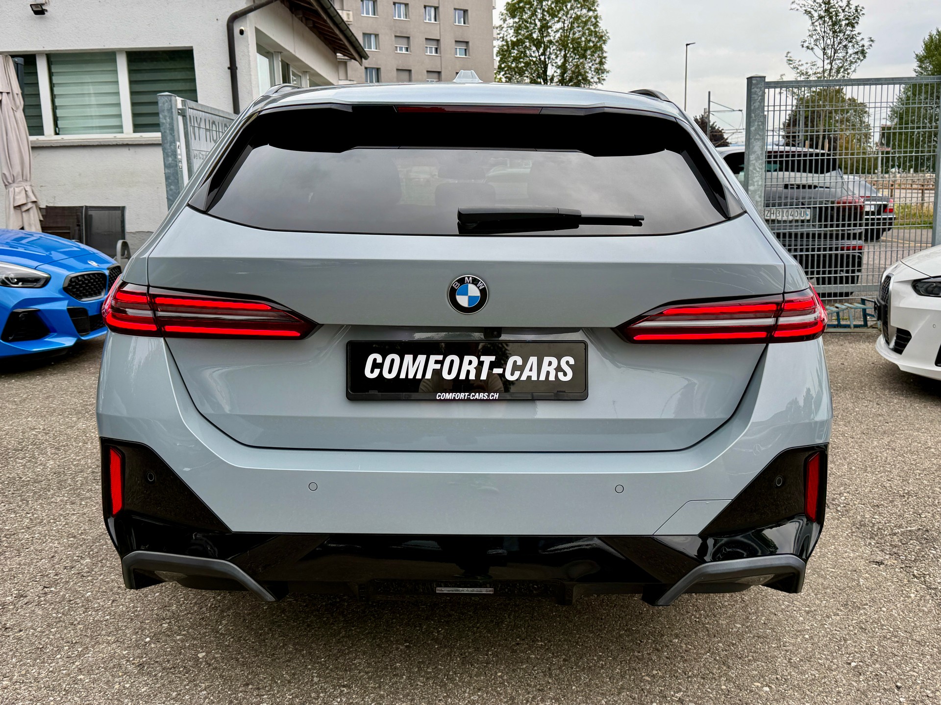 BMW 520d xDrive 48V Touring M Sport Pro Steptronic Brooklyn Grau Metallic*Panoramaglassdach-image-6
