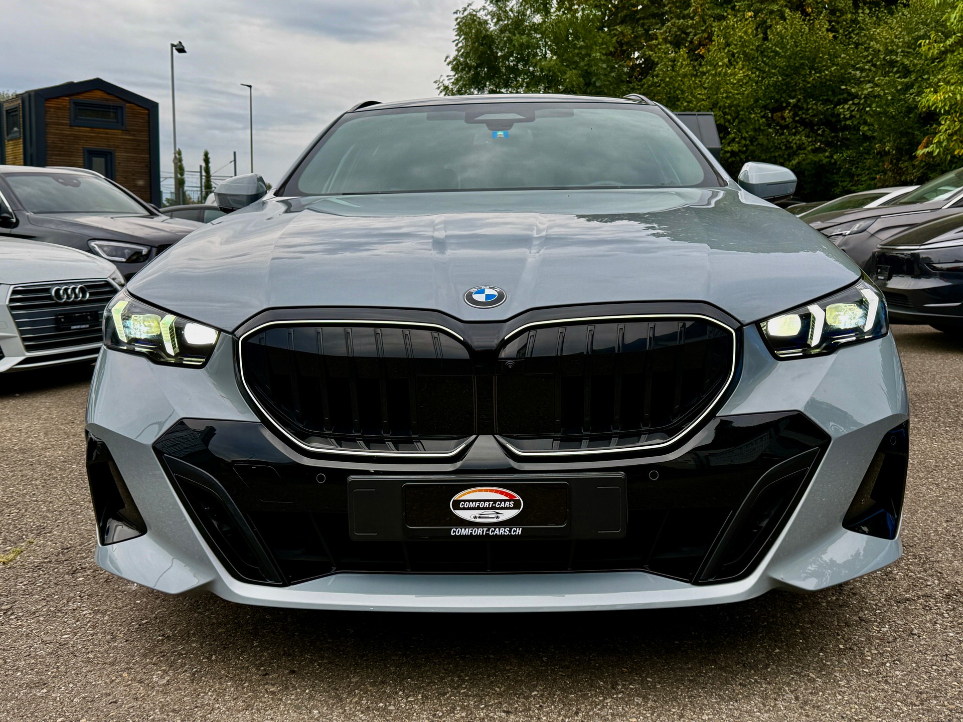 BMW 520d xDrive 48V Touring M Sport Pro Steptronic Brooklyn Grau Metallic*Panoramaglassdach-image-3