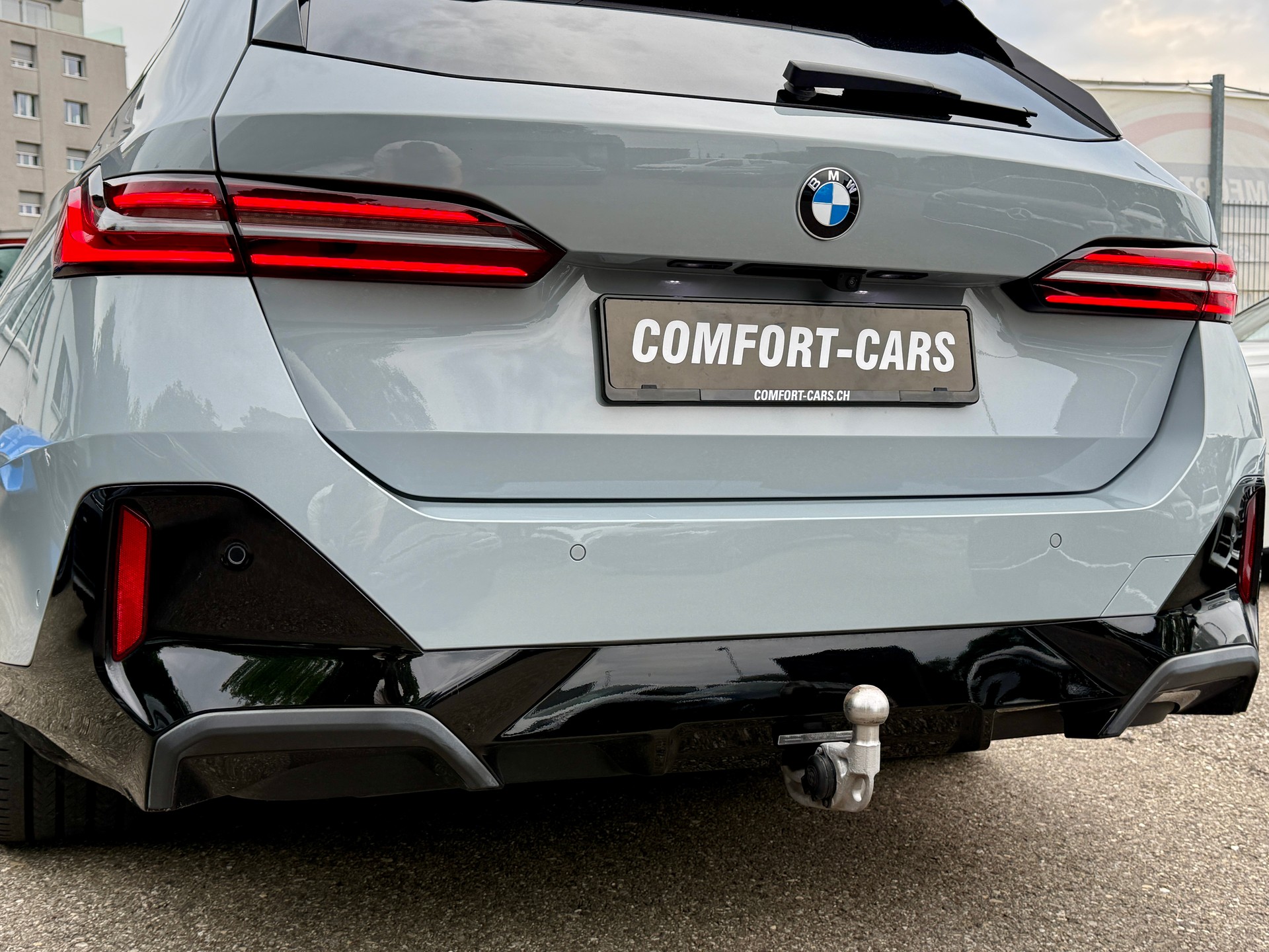 BMW 520d xDrive 48V Touring M Sport Pro Steptronic Brooklyn Grau Metallic*Panoramaglassdach-image-9