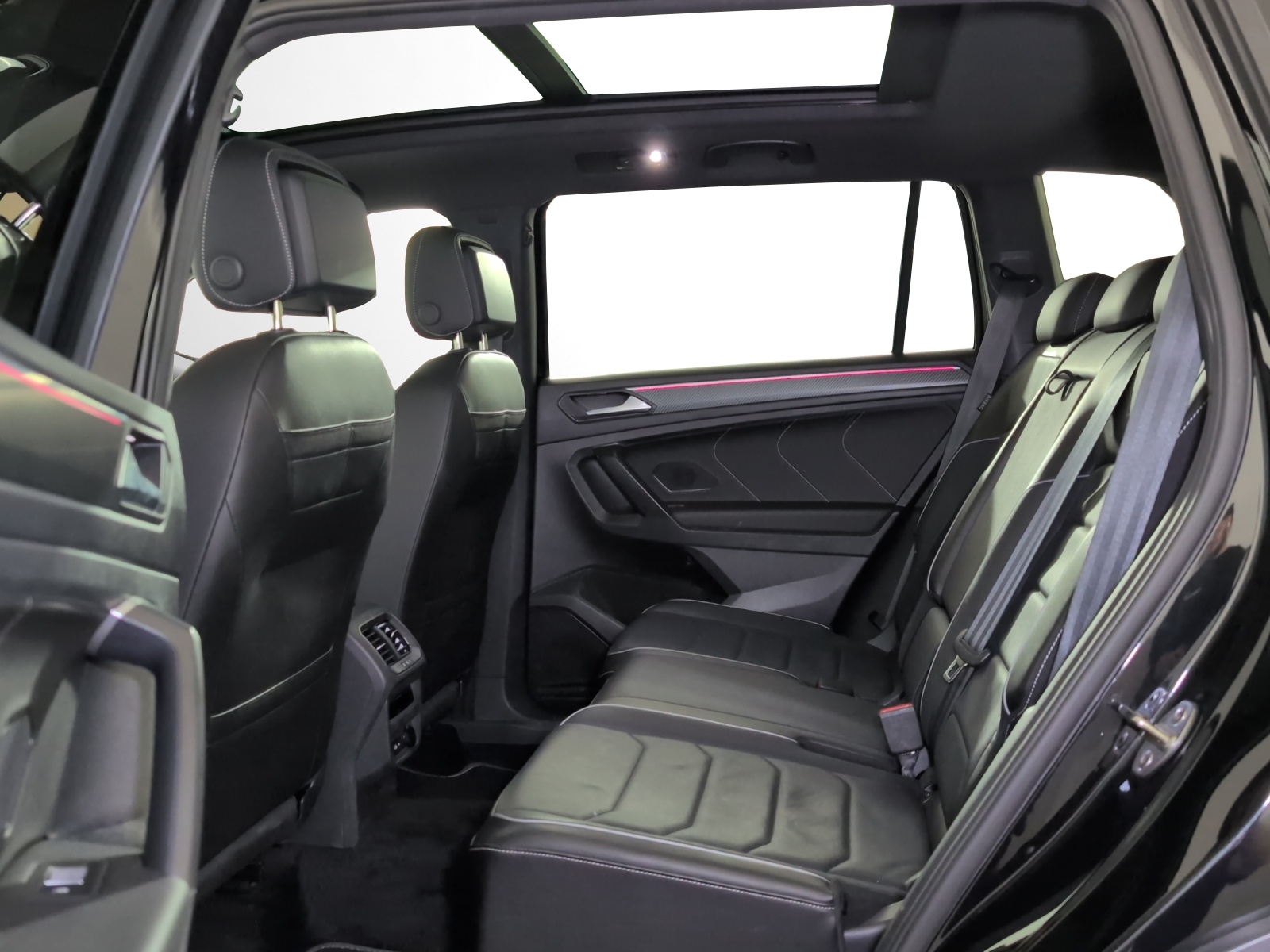 VW Tiguan Allspace 2.0TSI R-Line 4Motion DSG-image-7