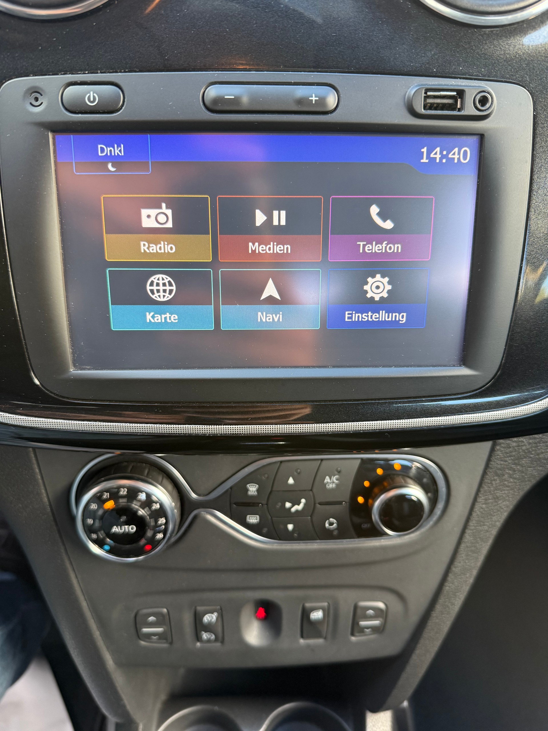 DACIA Sandero Tce 90 Stepway Automatic-image-13