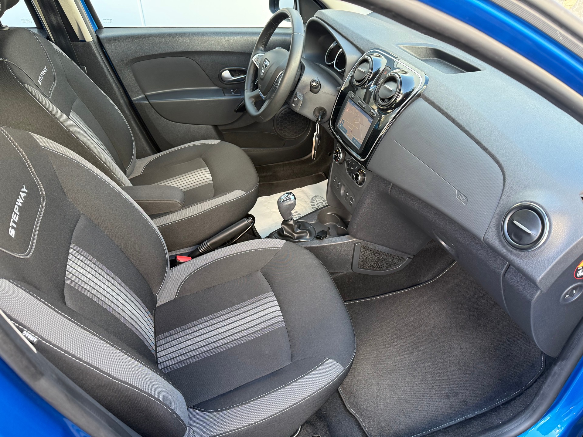 DACIA Sandero Tce 90 Stepway Automatic-image-9