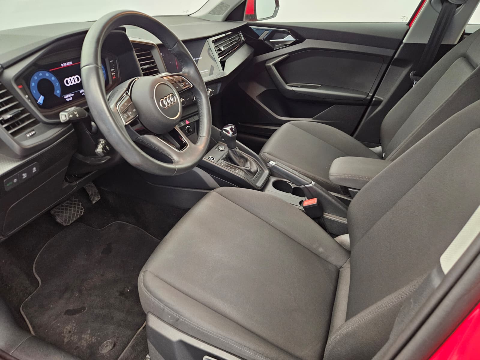 AUDI A1 Sportback 30 TFSI Attraction S-tronic-image-10