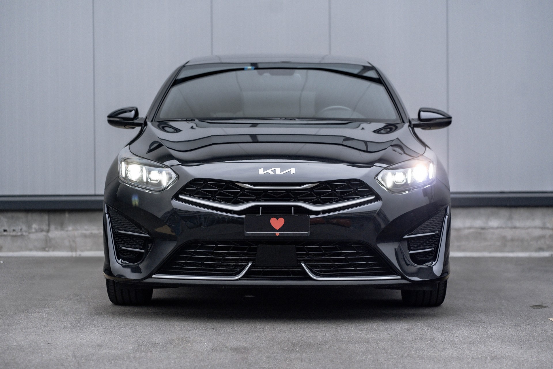 KIA Ceed 1.5 T-GDi MHEV GT Line DCT * CH - FAHRZEUG * TRAUMHAFTE AUSSTATTUNG * SCHIEBEDACH * JBL *-image-1