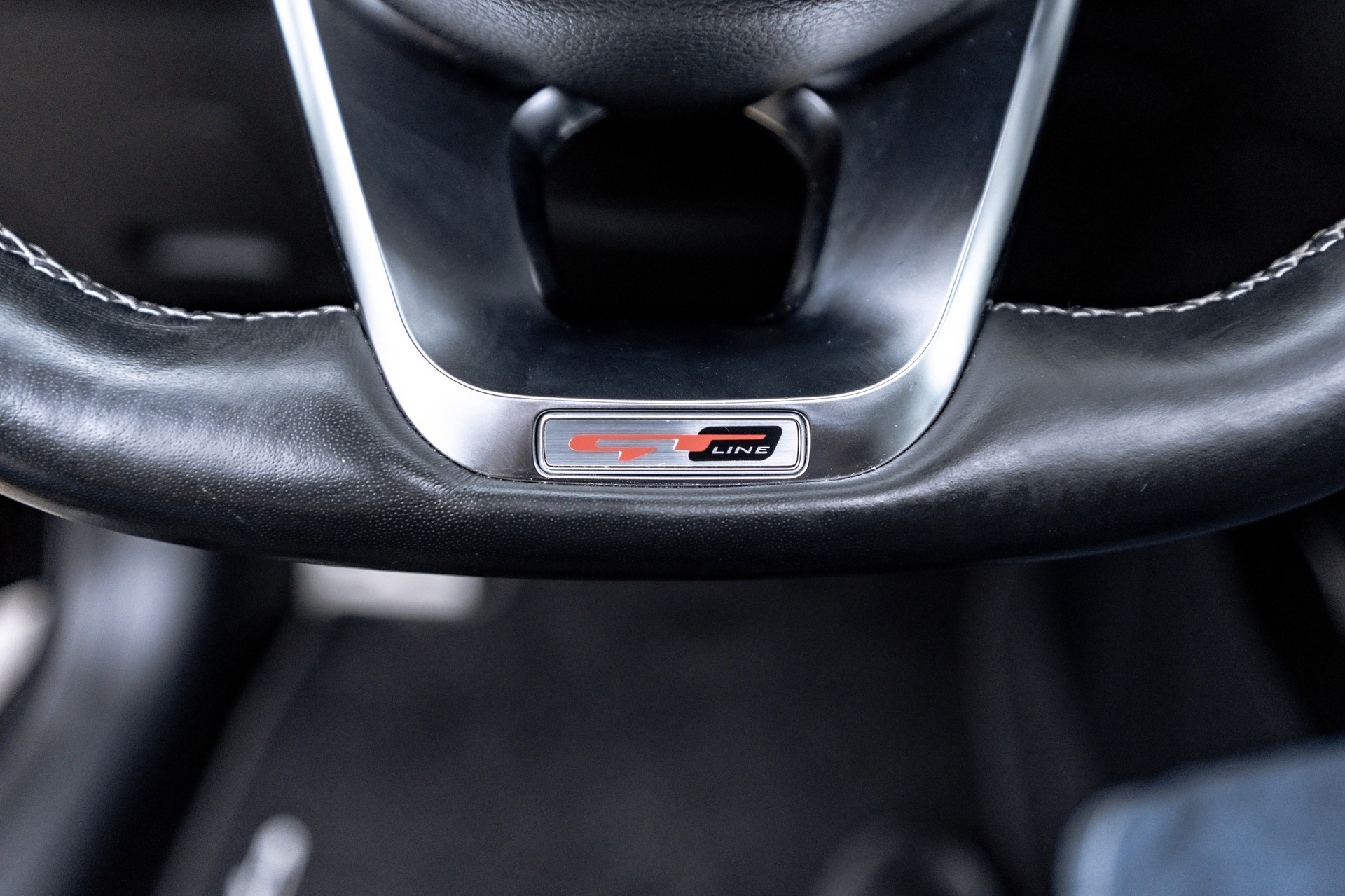 KIA Ceed 1.5 T-GDi MHEV GT Line DCT * CH - FAHRZEUG * TRAUMHAFTE AUSSTATTUNG * SCHIEBEDACH * JBL *-image-13