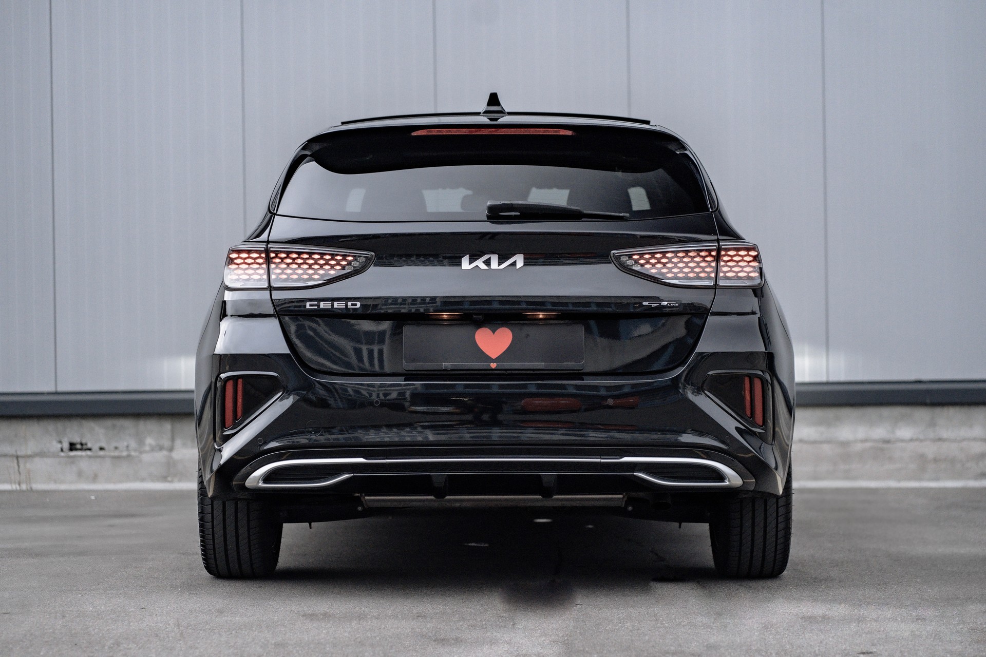 KIA Ceed 1.5 T-GDi MHEV GT Line DCT * CH - FAHRZEUG * TRAUMHAFTE AUSSTATTUNG * SCHIEBEDACH * JBL *-image-4