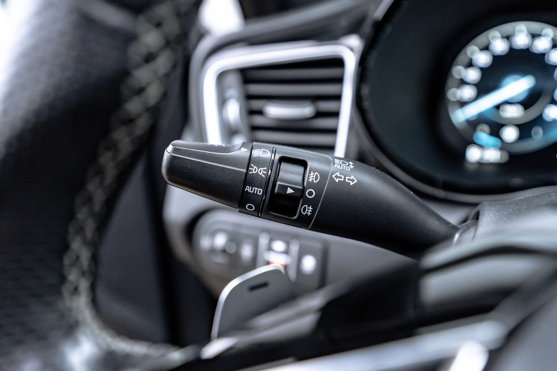 KIA Ceed 1.5 T-GDi MHEV GT Line DCT * CH - FAHRZEUG * TRAUMHAFTE AUSSTATTUNG * SCHIEBEDACH * JBL *-image-16