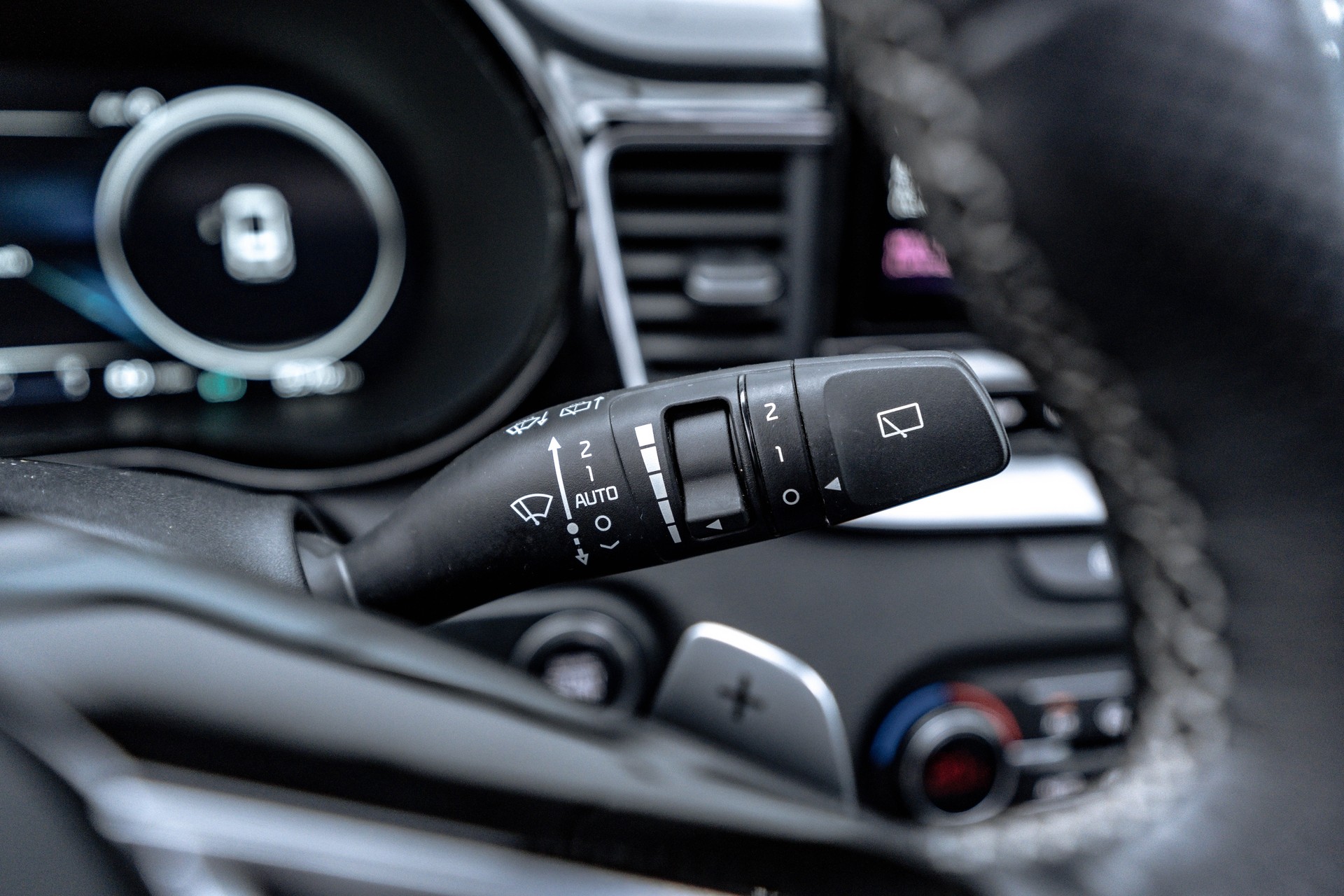 KIA Ceed 1.5 T-GDi MHEV GT Line DCT * CH - FAHRZEUG * TRAUMHAFTE AUSSTATTUNG * SCHIEBEDACH * JBL *-image-17