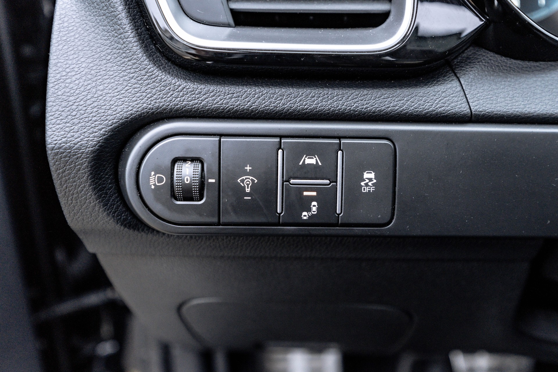 KIA Ceed 1.5 T-GDi MHEV GT Line DCT * CH - FAHRZEUG * TRAUMHAFTE AUSSTATTUNG * SCHIEBEDACH * JBL *-image-19