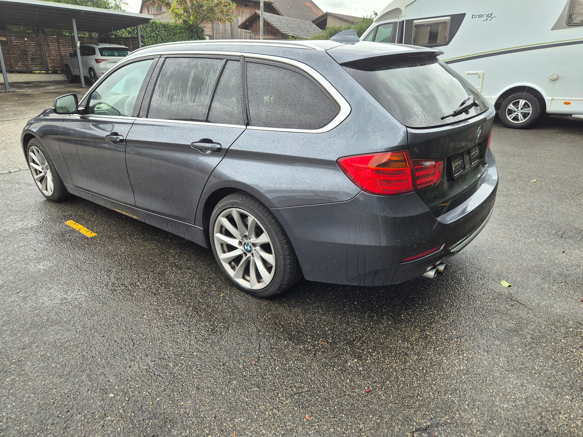 BMW 330d xDrive-image-2