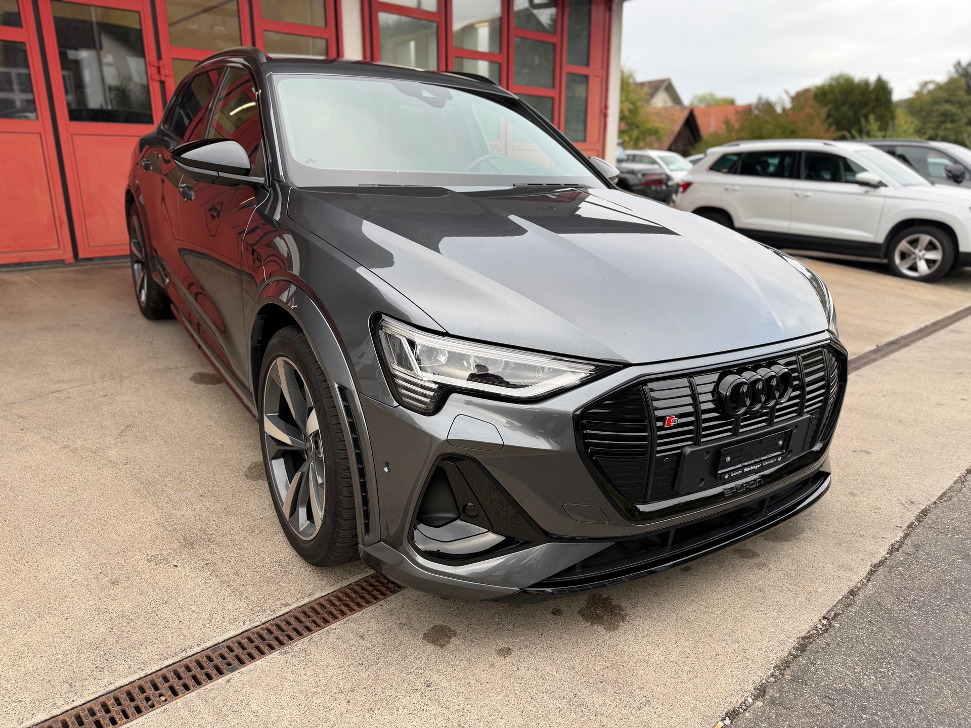 AUDI e-tron S quattro // SoH 97.7%-image-9