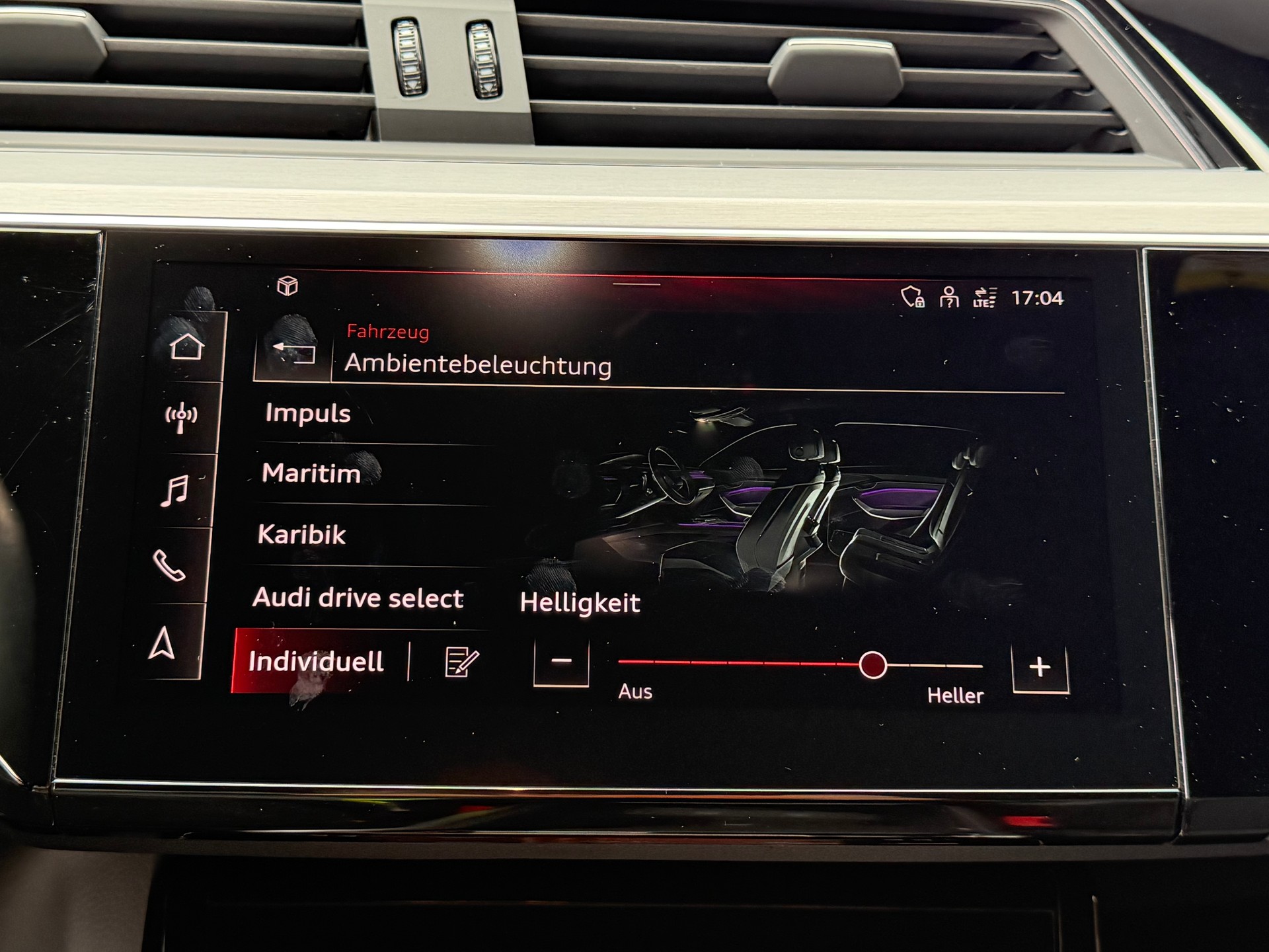 AUDI e-tron S quattro // SoH 97.7%-image-25