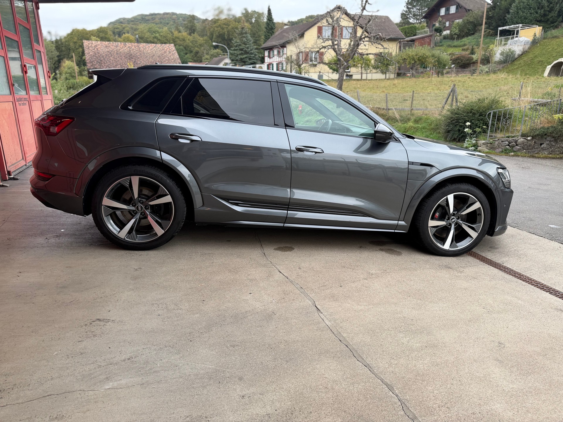 AUDI e-tron S quattro // SoH 97.7%-image-7