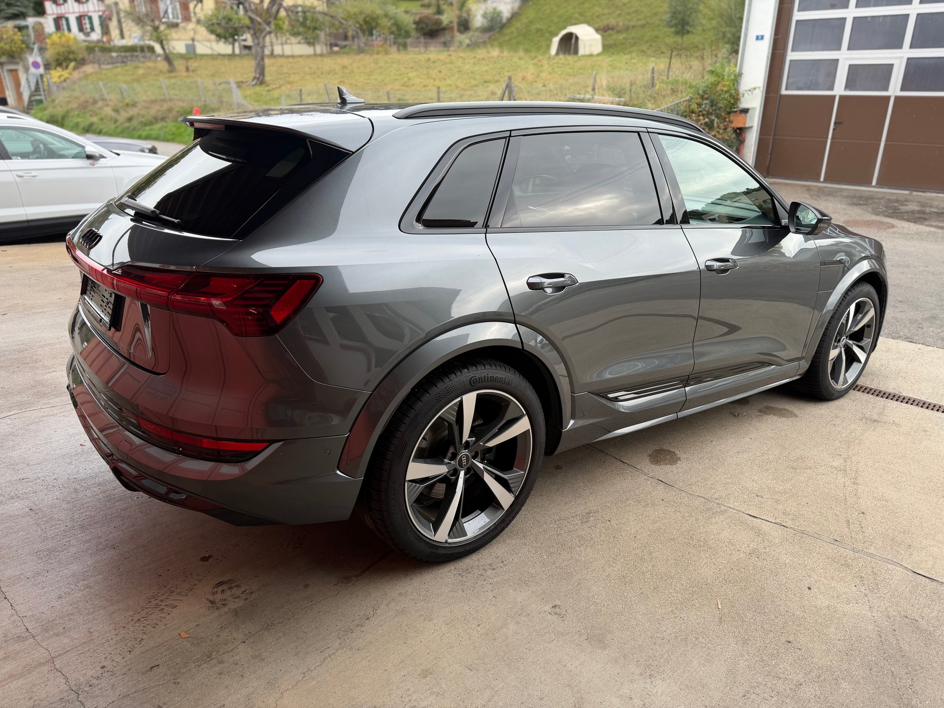 AUDI e-tron S quattro // SoH 97.7%-image-6