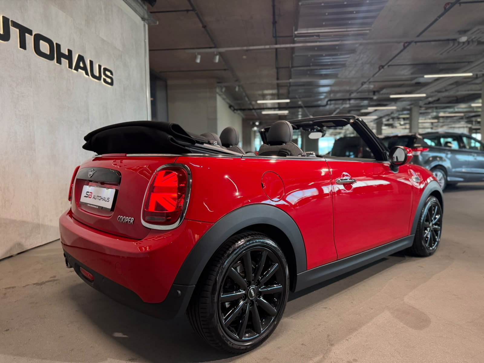 MINI Cooper Cabriolet DKG (CH)-image-14