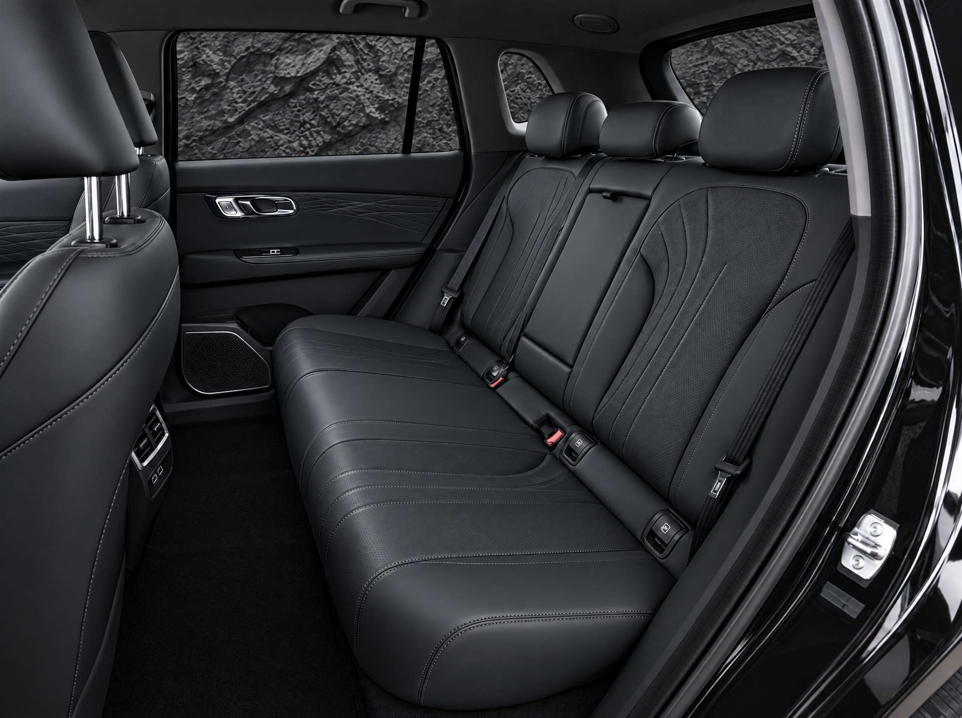 OMODA 9 Exclusive 1.5 T-GDI AWD 537PS *Werksgarantie 7 Jahre*Schwarz Matt*Panorama*-image-10