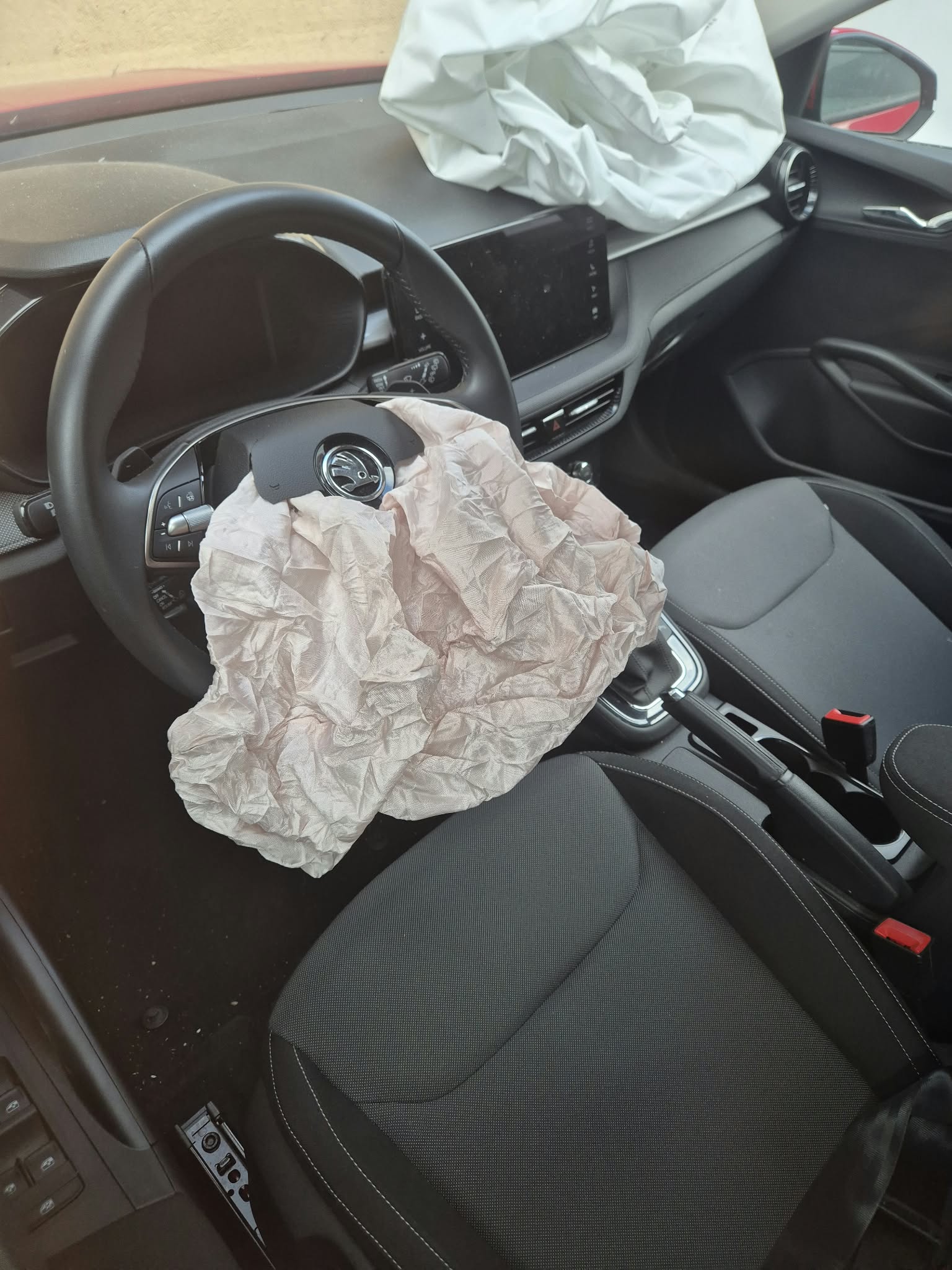 SKODA Fabia 1.0 TSI Selection DSG-image-7