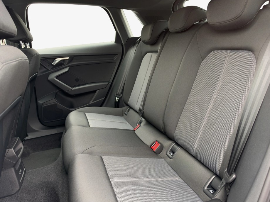 AUDI A3 Sportback TFSI 85 kW Ambition S-tronic-image-11