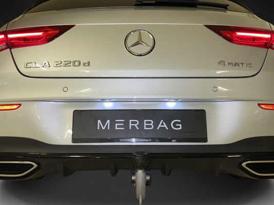 MERCEDES-BENZ CLA SB 220d AMG Line 4M-image-11
