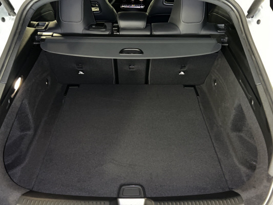 MERCEDES-BENZ CLA SB 220d AMG Line 4M-image-10