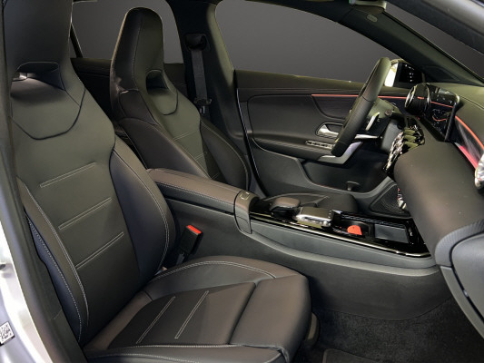 MERCEDES-BENZ CLA SB 220d AMG Line 4M-image-7
