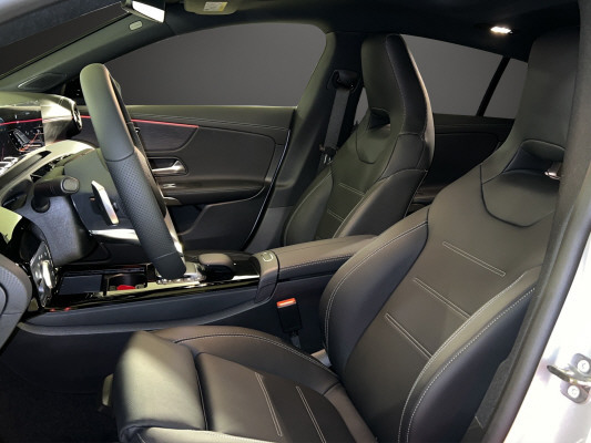 MERCEDES-BENZ CLA SB 220d AMG Line 4M-image-6