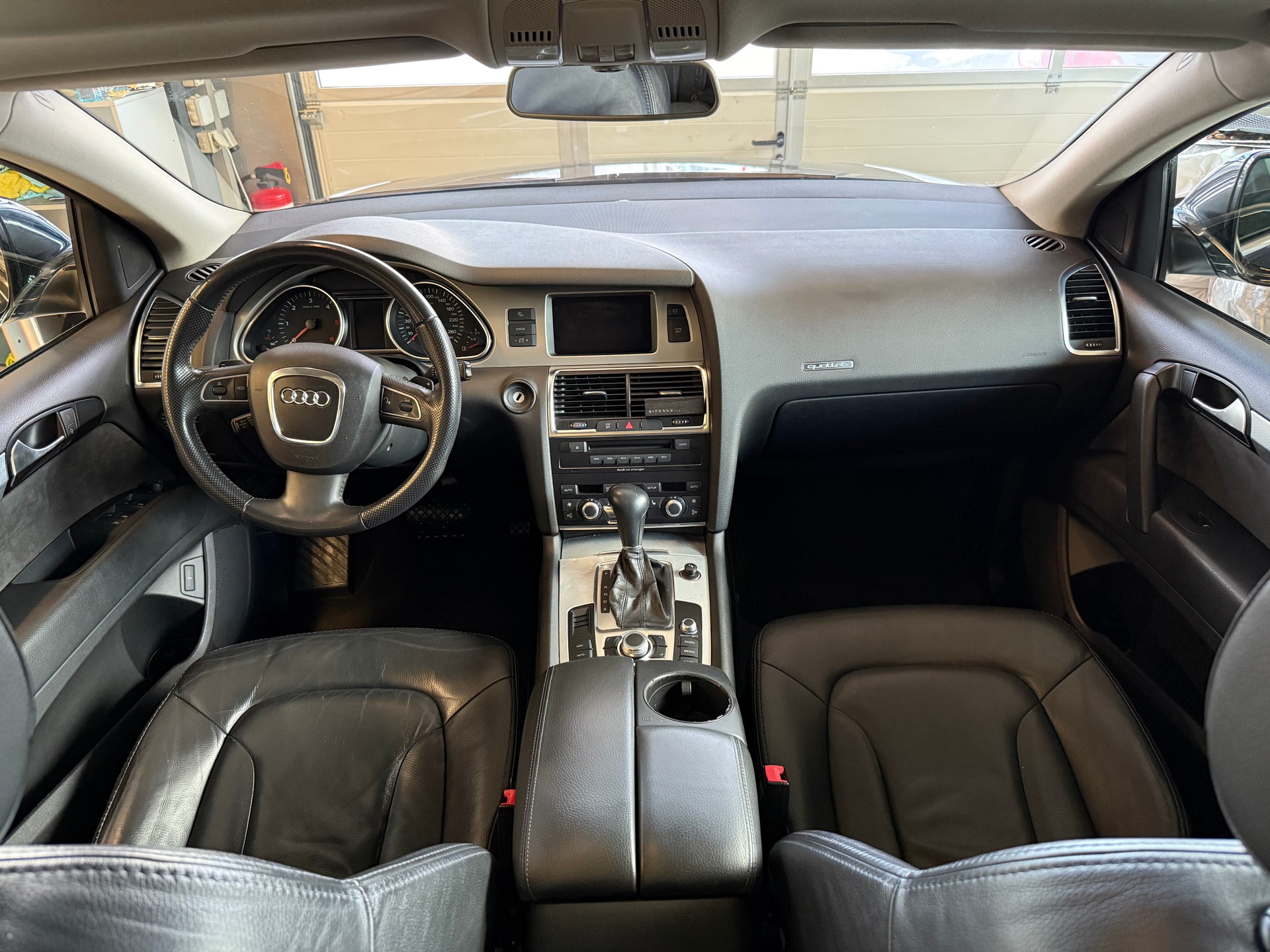 AUDI Q7 3.0 TDI quattro tiptronic-image-9
