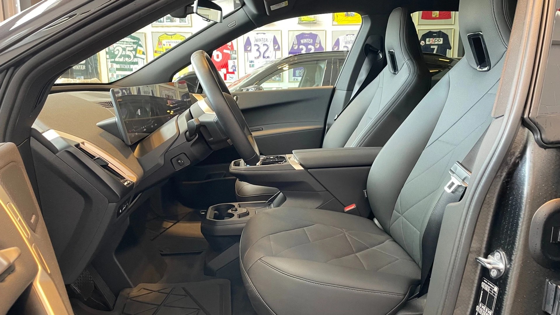 BMW iX xDrive40-image-7