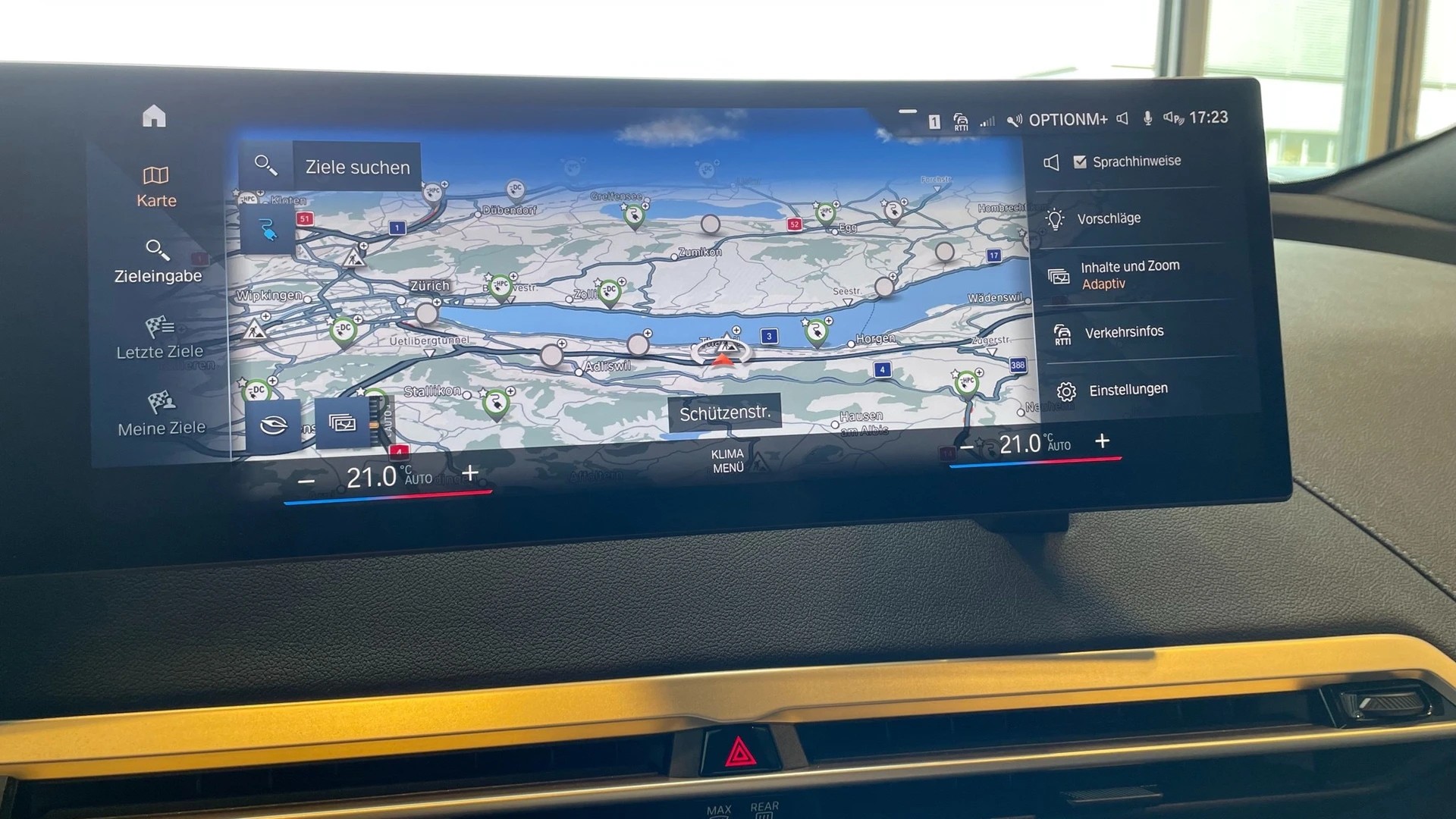 BMW iX xDrive40-image-10