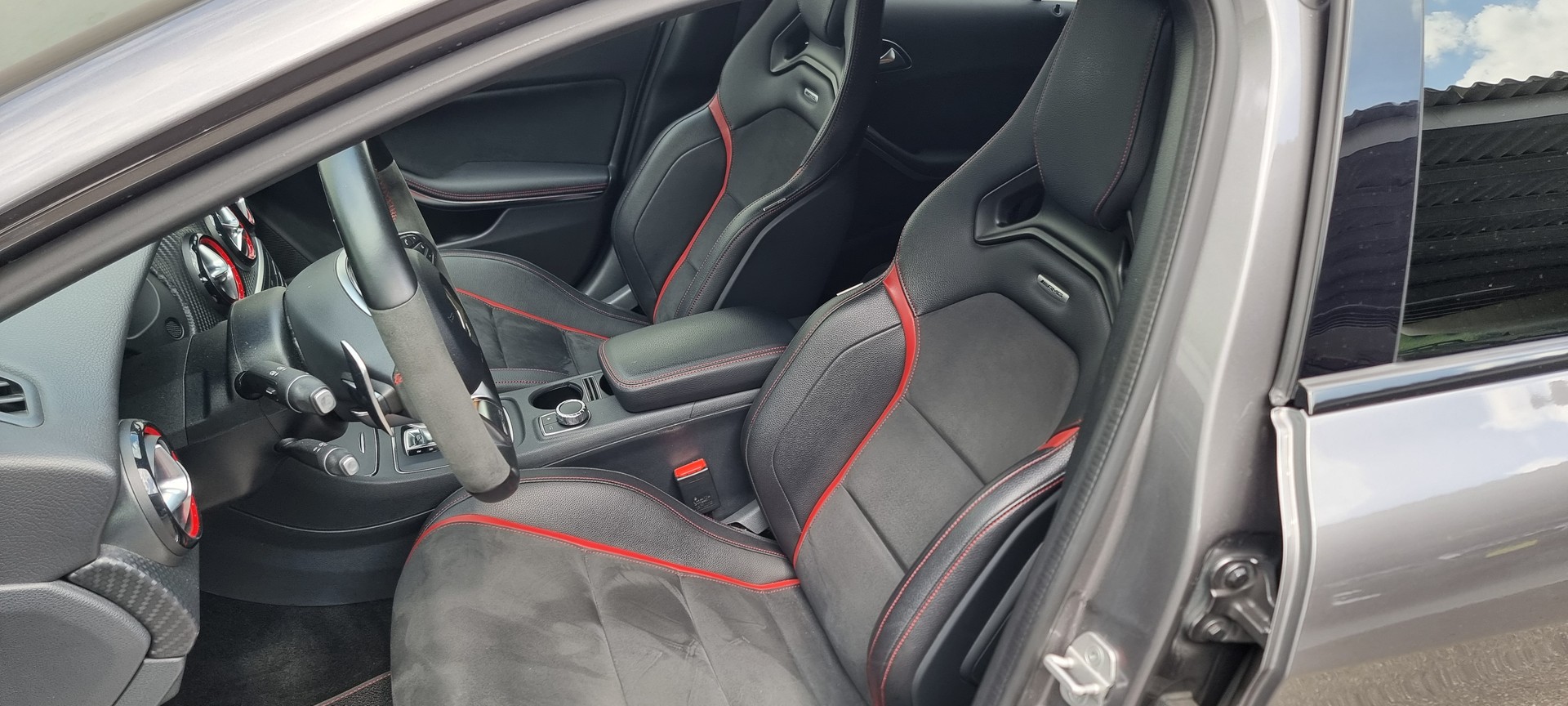 MERCEDES-BENZ A 45 AMG 4Matic-image-8