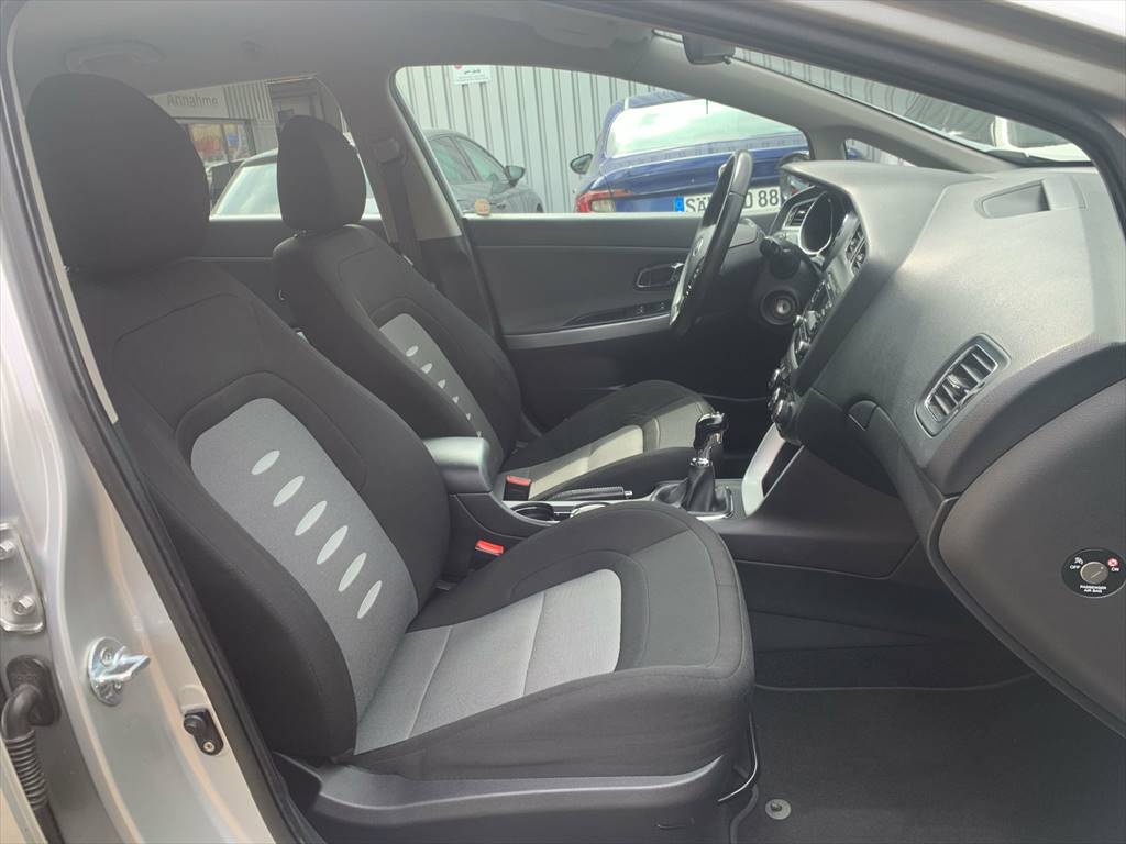 KIA Cee'd sw 1.6 GDi Trend-image-5