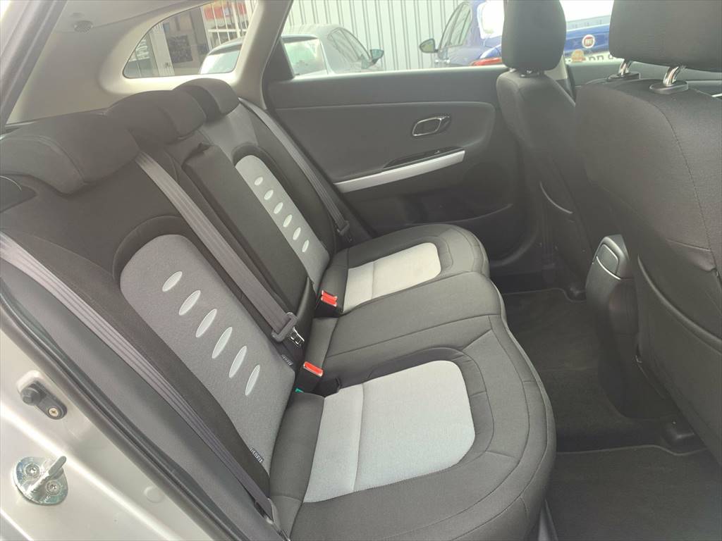KIA Cee'd sw 1.6 GDi Trend-image-6