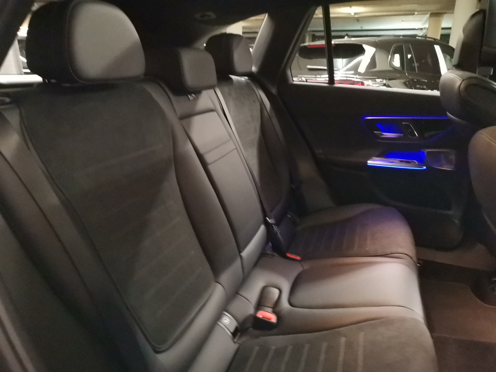 MERCEDES-BENZ GLC 300 d AMG Line 4Matic-image-9