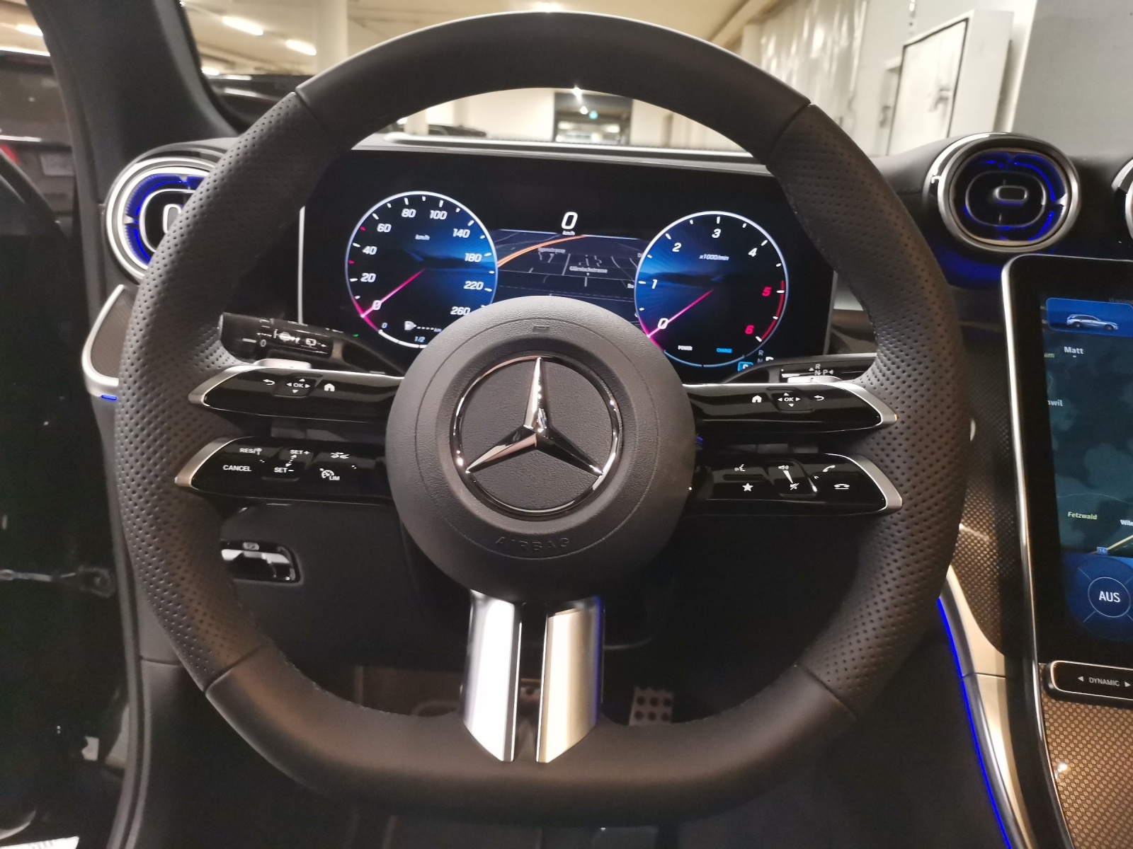 MERCEDES-BENZ GLC 300 d AMG Line 4Matic-image-15