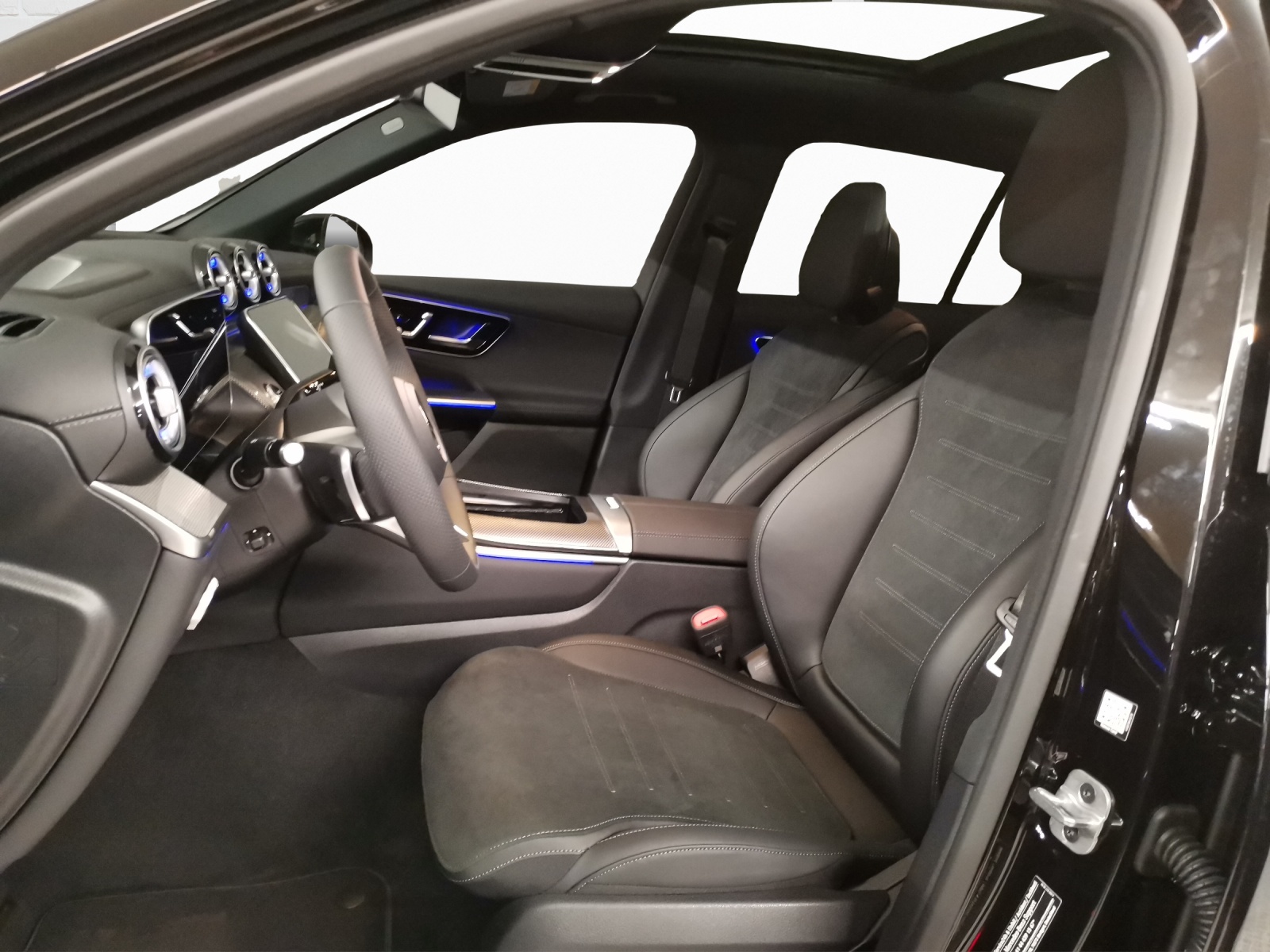 MERCEDES-BENZ GLC 300 d AMG Line 4Matic-image-6