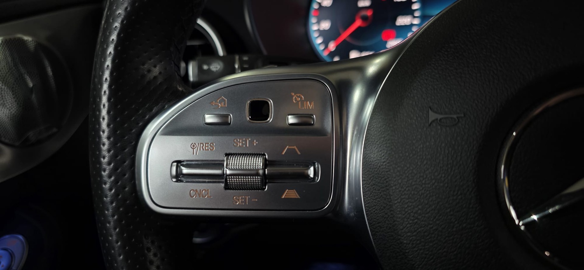 MERCEDES-BENZ C 220 d Swiss Star AMG Line 4M 9G-Tronic *CH-Fahrzeug*-image-15