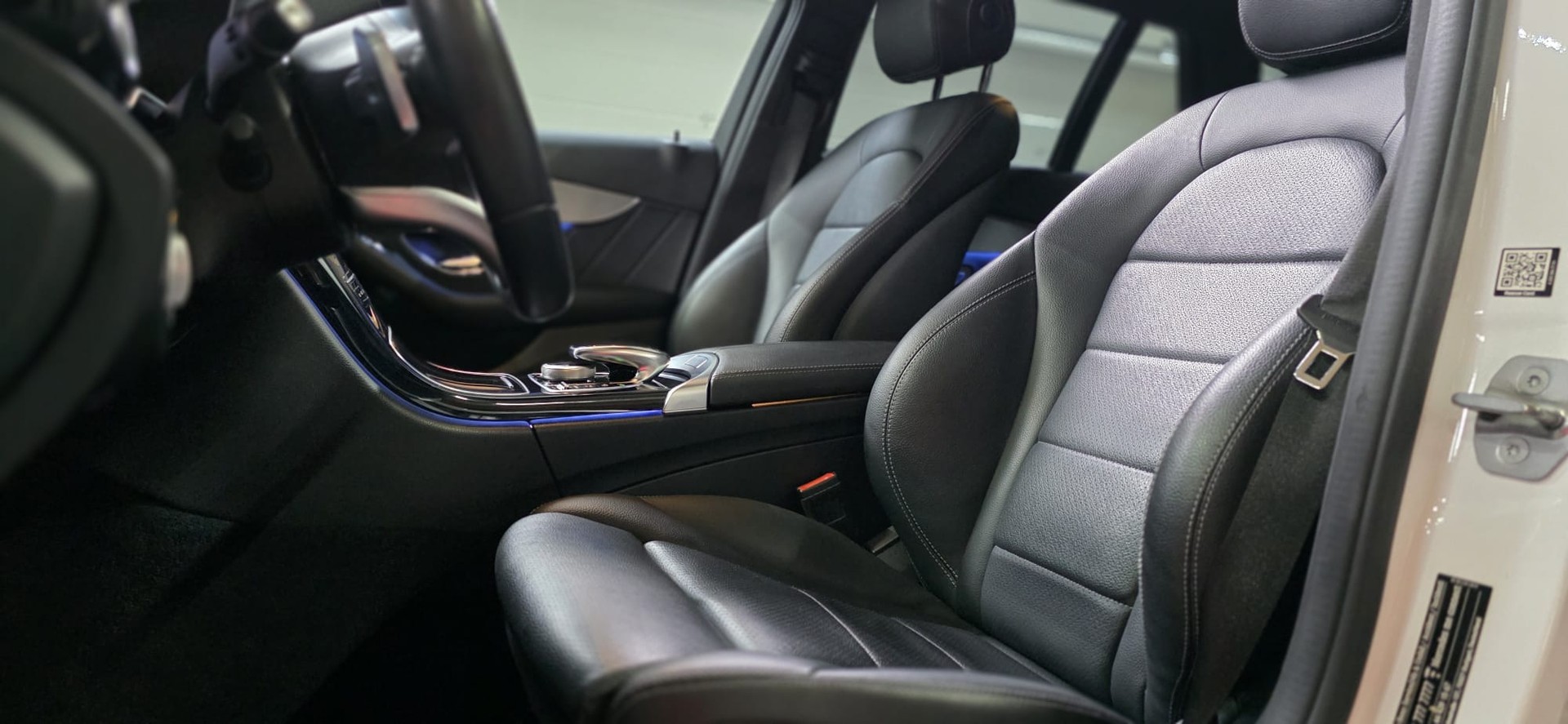 MERCEDES-BENZ C 220 d Swiss Star AMG Line 4M 9G-Tronic *CH-Fahrzeug*-image-9