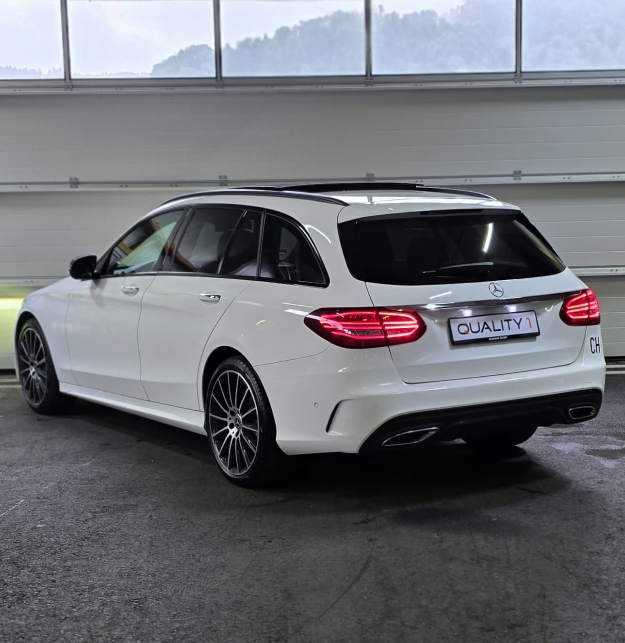 MERCEDES-BENZ C 220 d Swiss Star AMG Line 4M 9G-Tronic *CH-Fahrzeug*-image-2