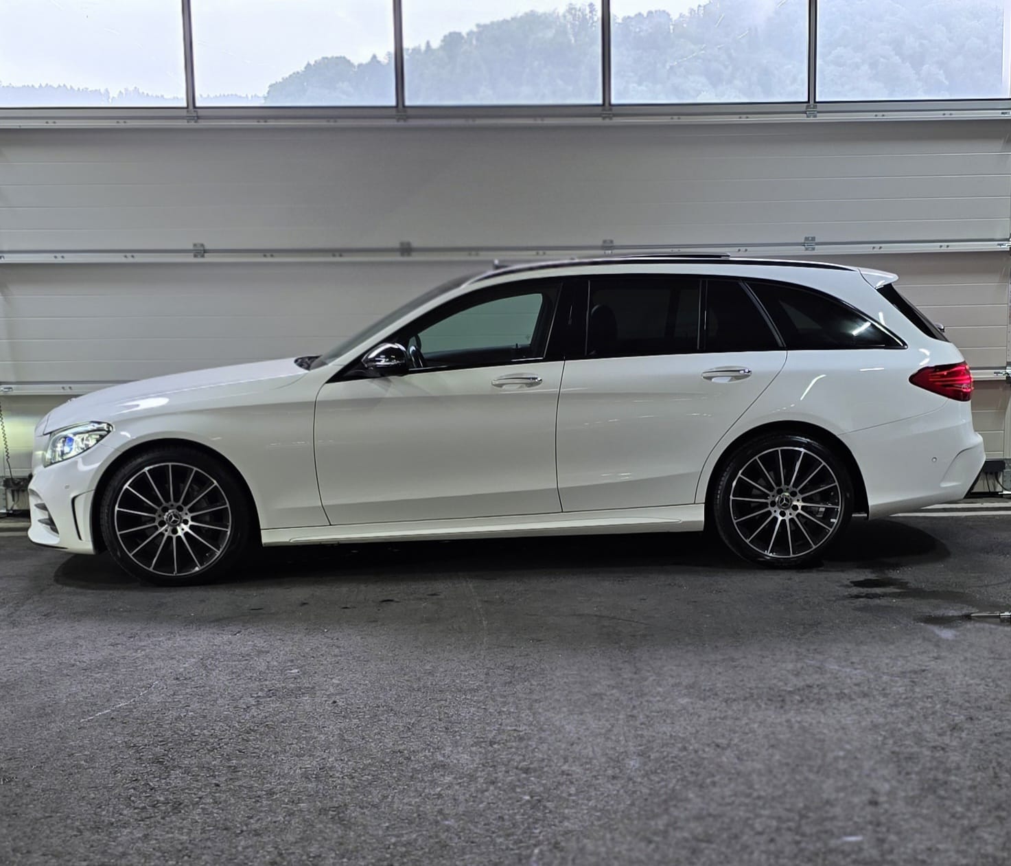 MERCEDES-BENZ C 220 d Swiss Star AMG Line 4M 9G-Tronic *CH-Fahrzeug*-image-1
