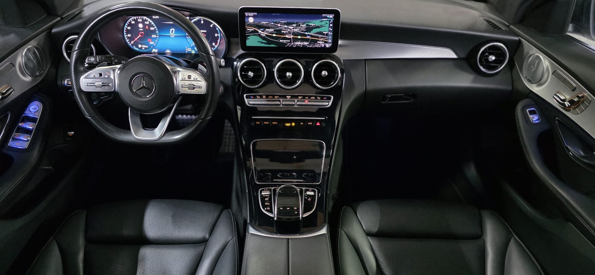 MERCEDES-BENZ C 220 d Swiss Star AMG Line 4M 9G-Tronic *CH-Fahrzeug*-image-11