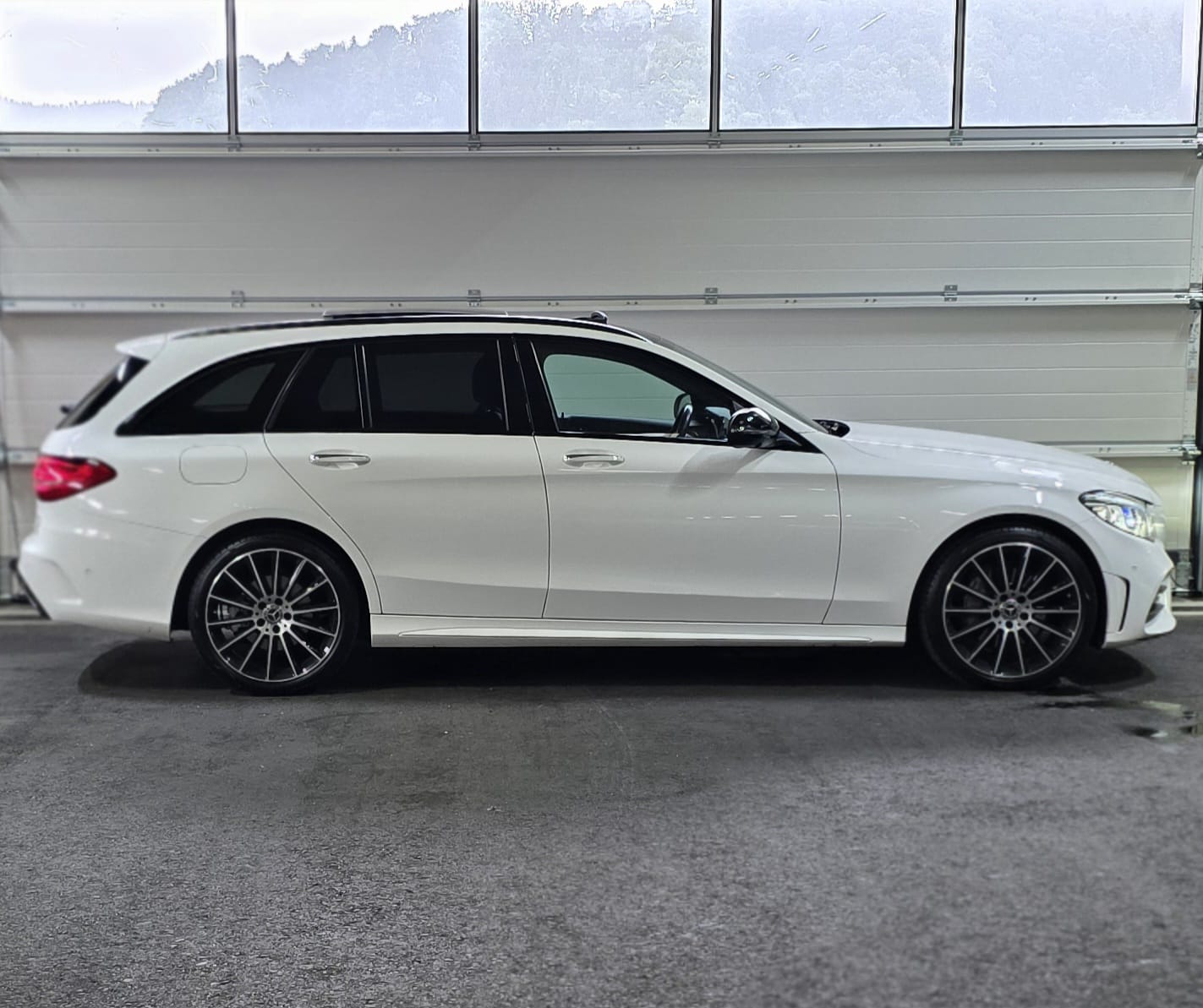 MERCEDES-BENZ C 220 d Swiss Star AMG Line 4M 9G-Tronic *CH-Fahrzeug*-image-5